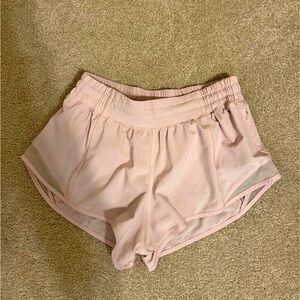 lululemon hotty hot 2.5 short light pink